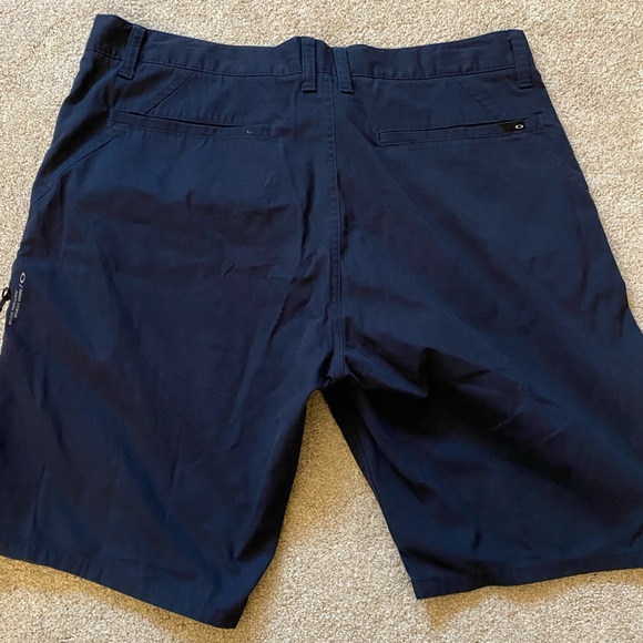 Oakley 38 slim fit mens shorts - Picture 5 of 5